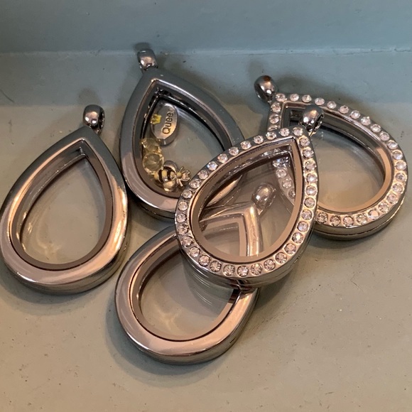 Teardrop Floating Charm Glass Lockets - Picture 2 of 4